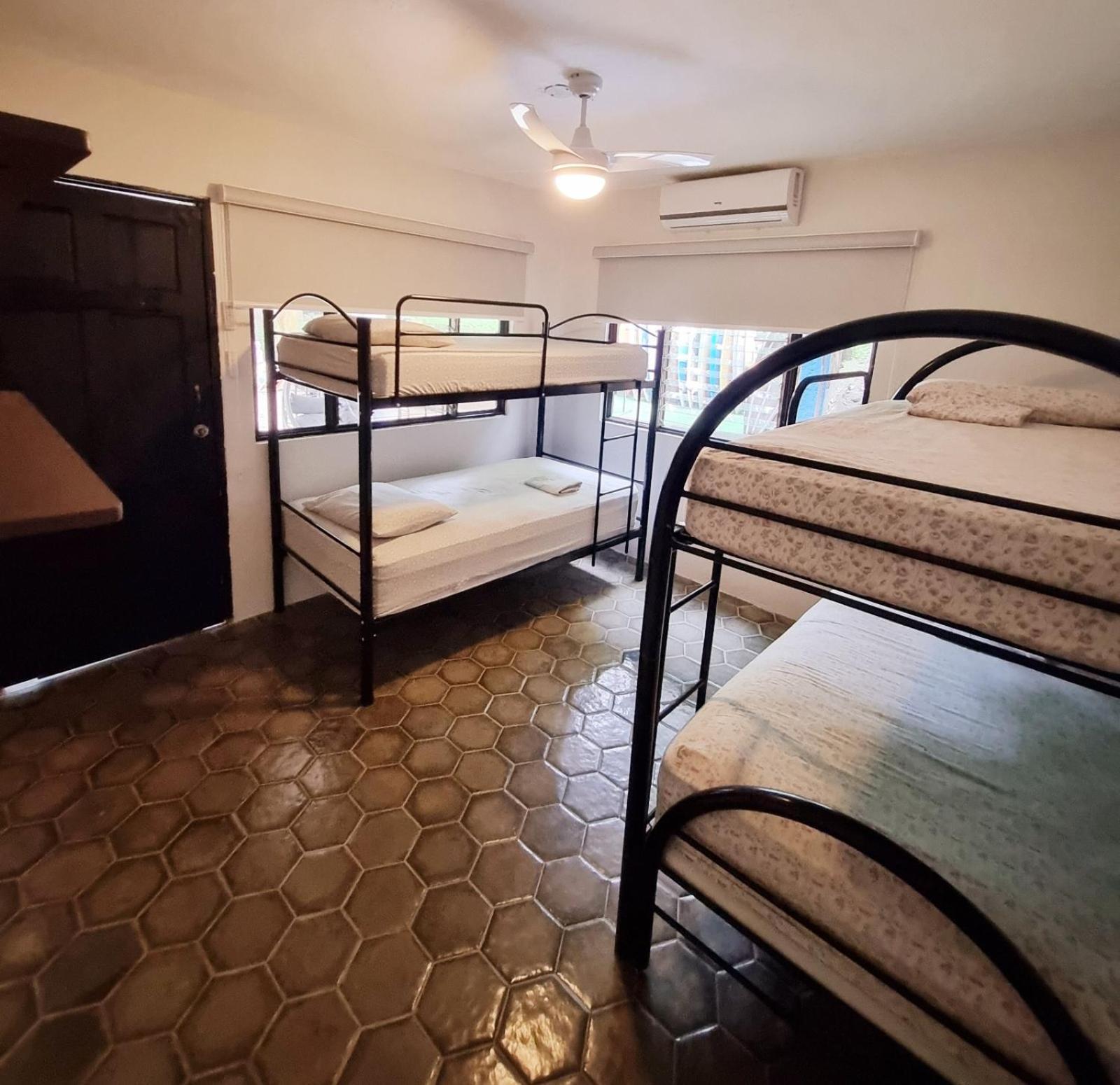 Casa Pura Vida Surf Hostel - Tamarindo Costa Rica Екстер'єр фото