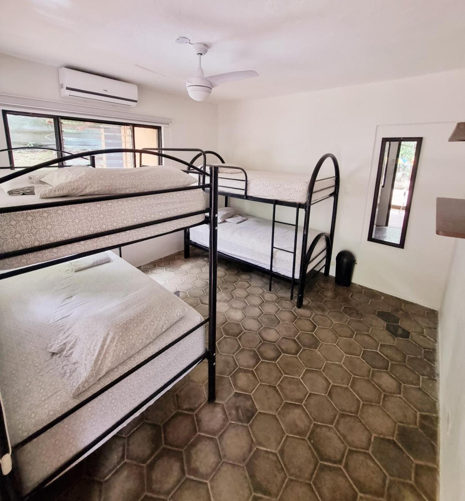 Casa Pura Vida Surf Hostel - Tamarindo Costa Rica Екстер'єр фото