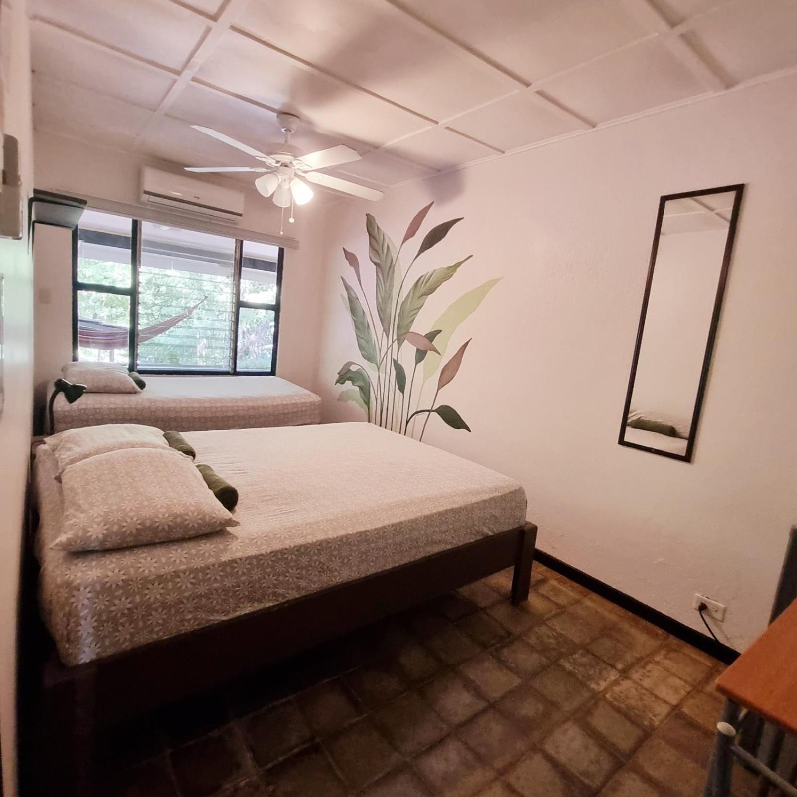 Casa Pura Vida Surf Hostel - Tamarindo Costa Rica Екстер'єр фото