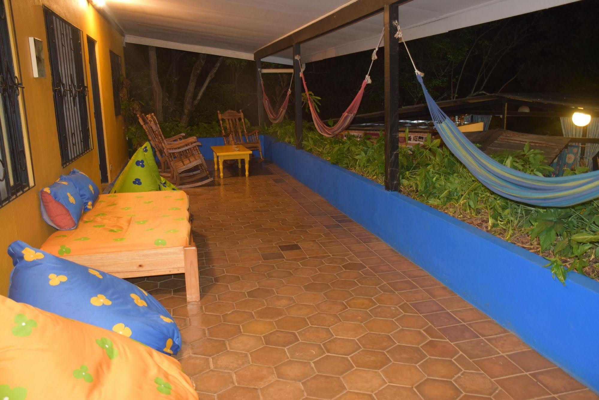 Casa Pura Vida Surf Hostel - Tamarindo Costa Rica Екстер'єр фото